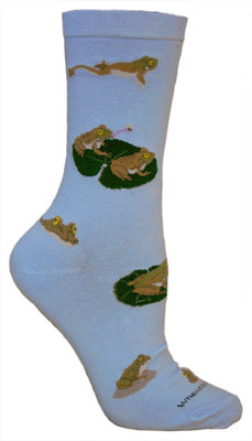 Frogs on light blue LW470