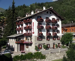 Chamonix hiking trips - Boundless Journeys