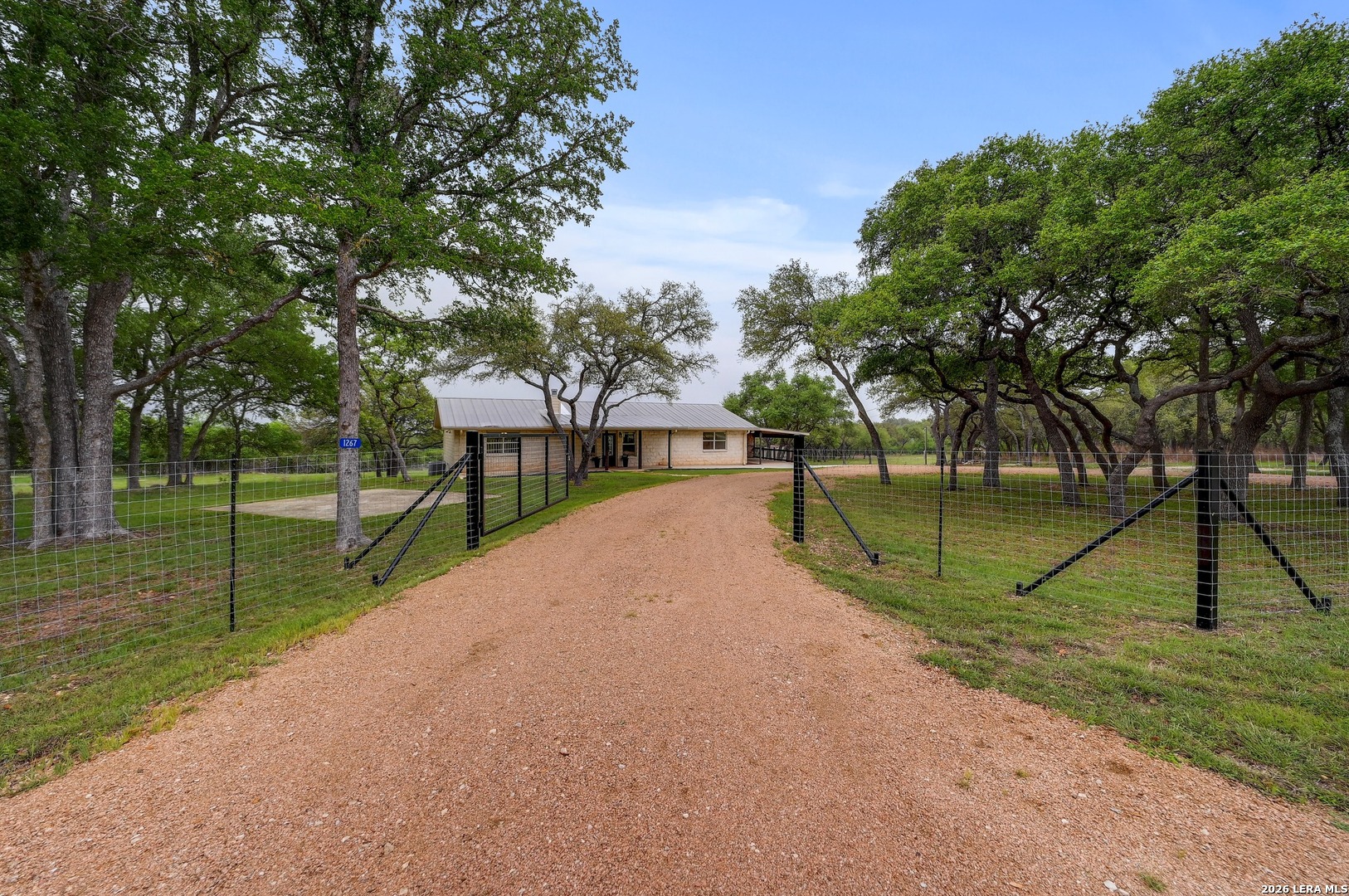 Listings for Stephanie Bezinque