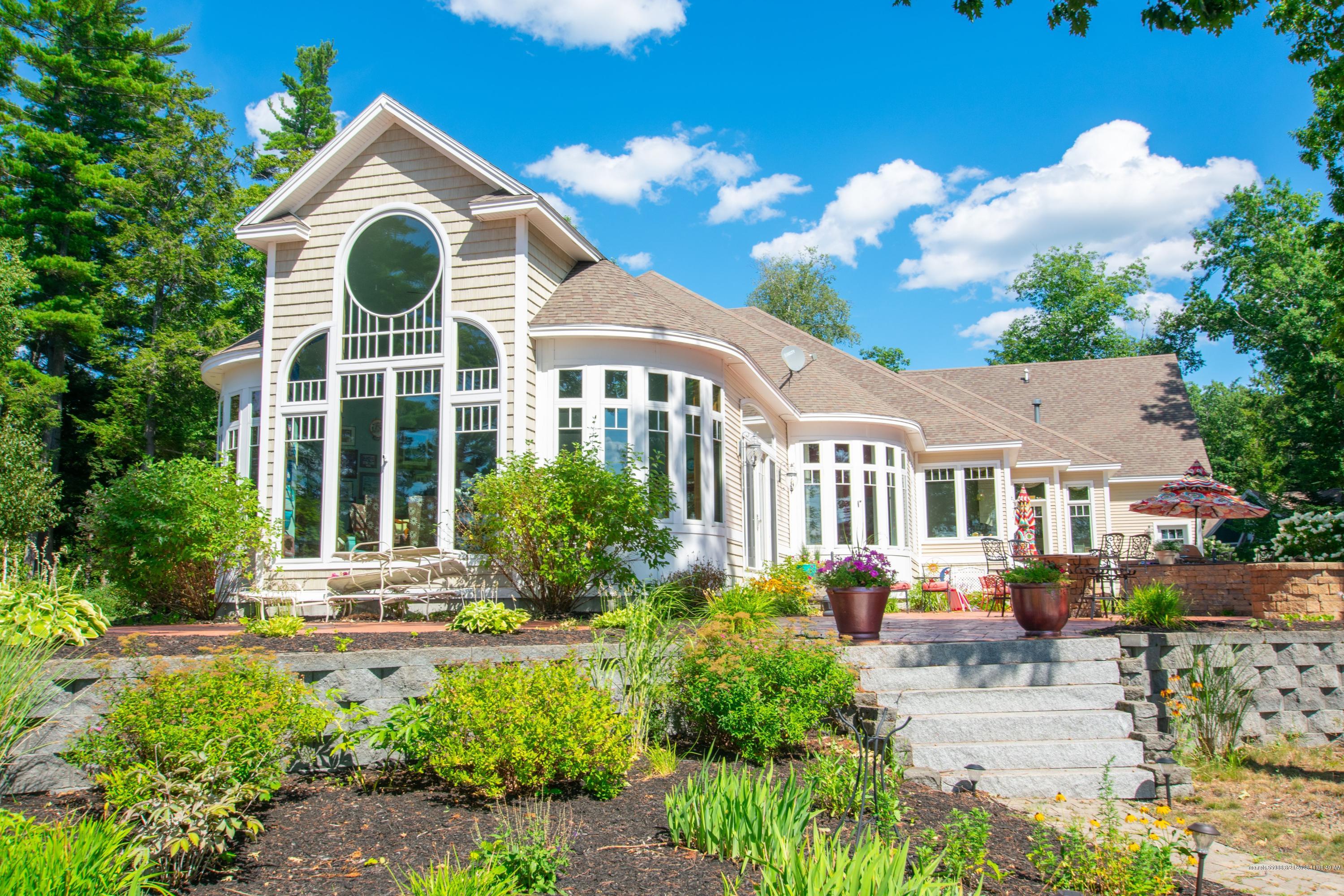 Maine Lakefront Homes