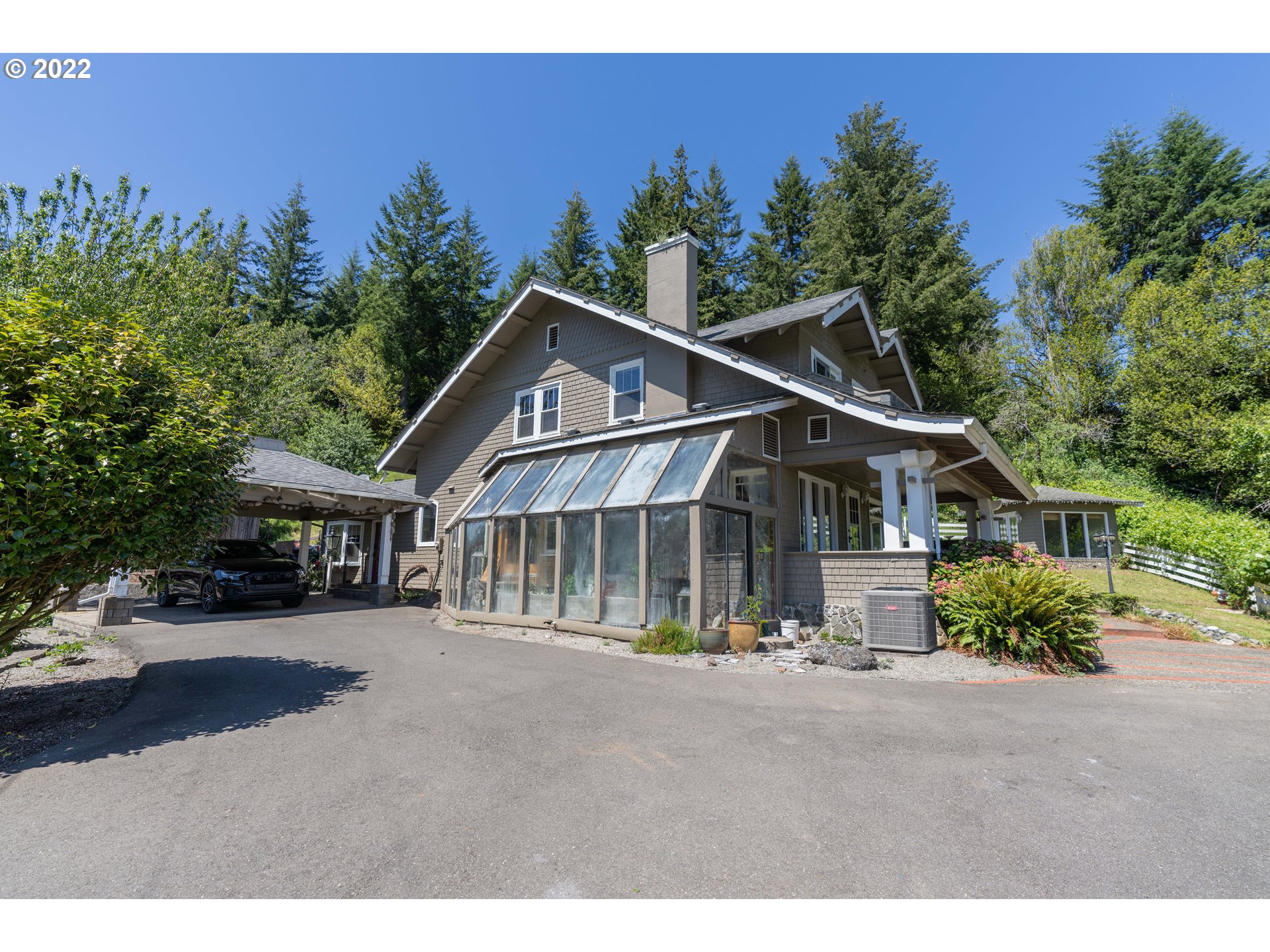 Luxury Homes in North Bend
