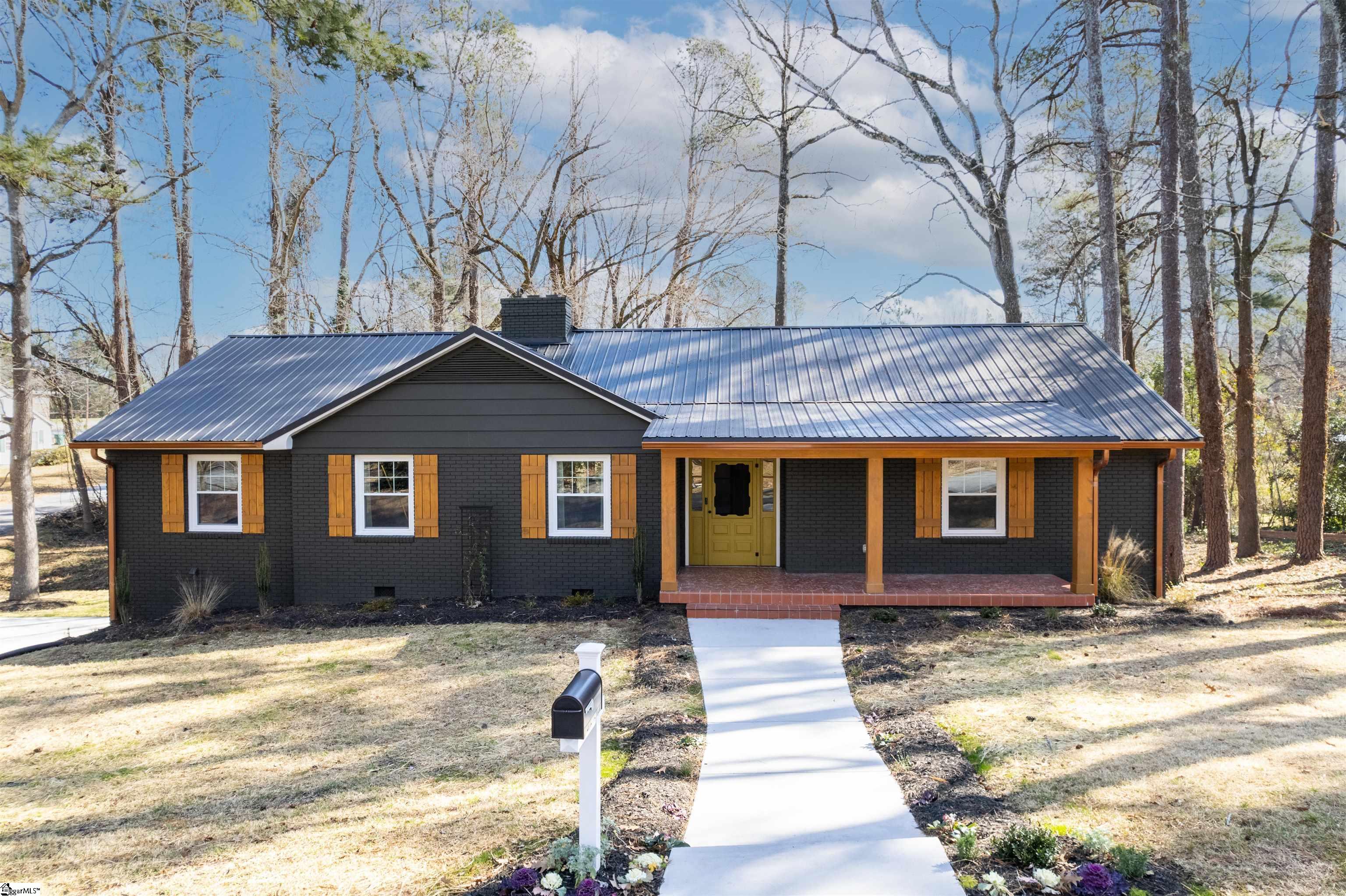 Real Estate Listings for Beth Nichols Joan Herlong & Associates