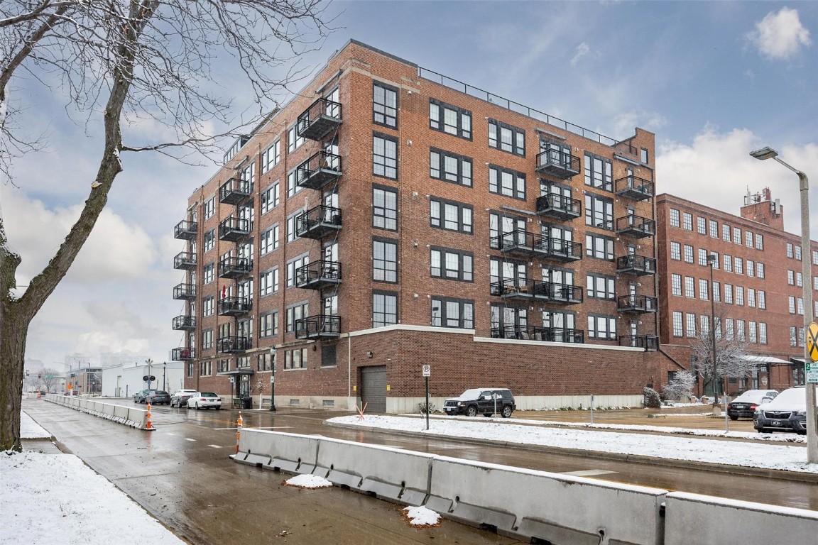 Condos For Sale in Cedar Rapids Iowa | Coldwell Banker Hedges Realty