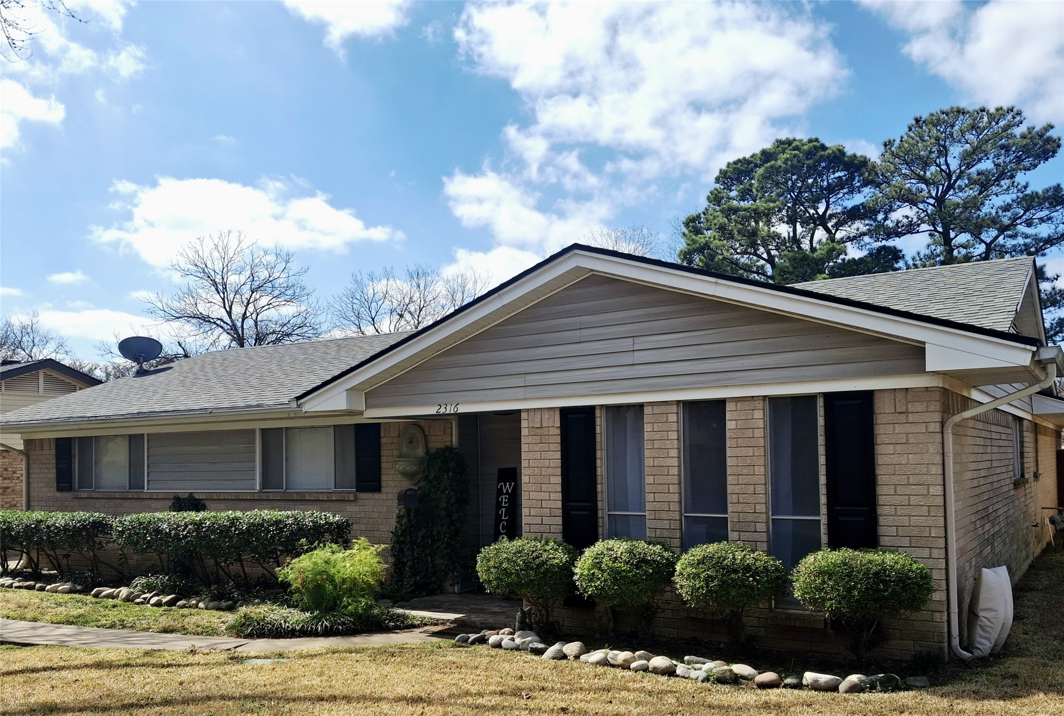 Listings for Sandra Schneider