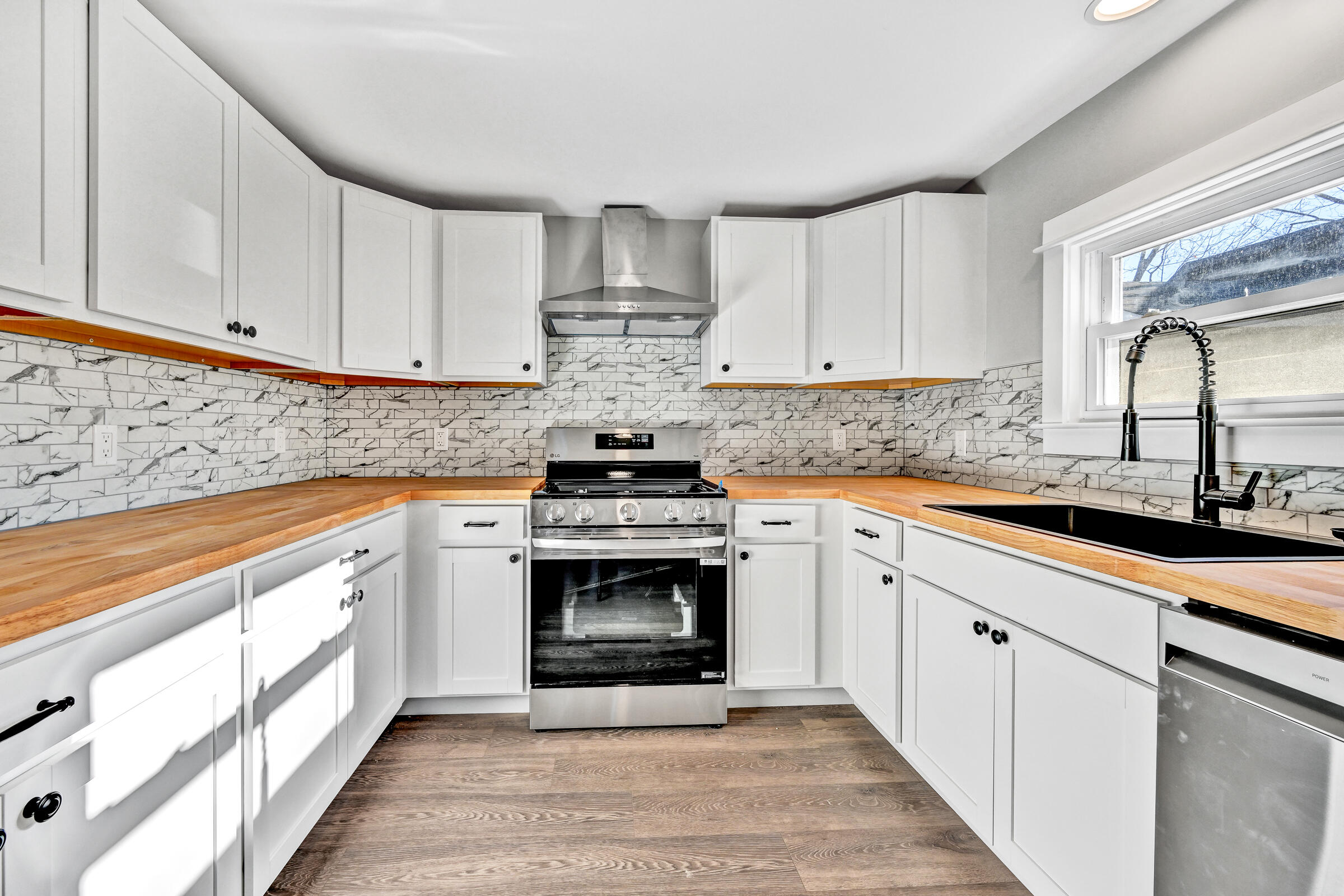 Listings for Erica Lizotte
