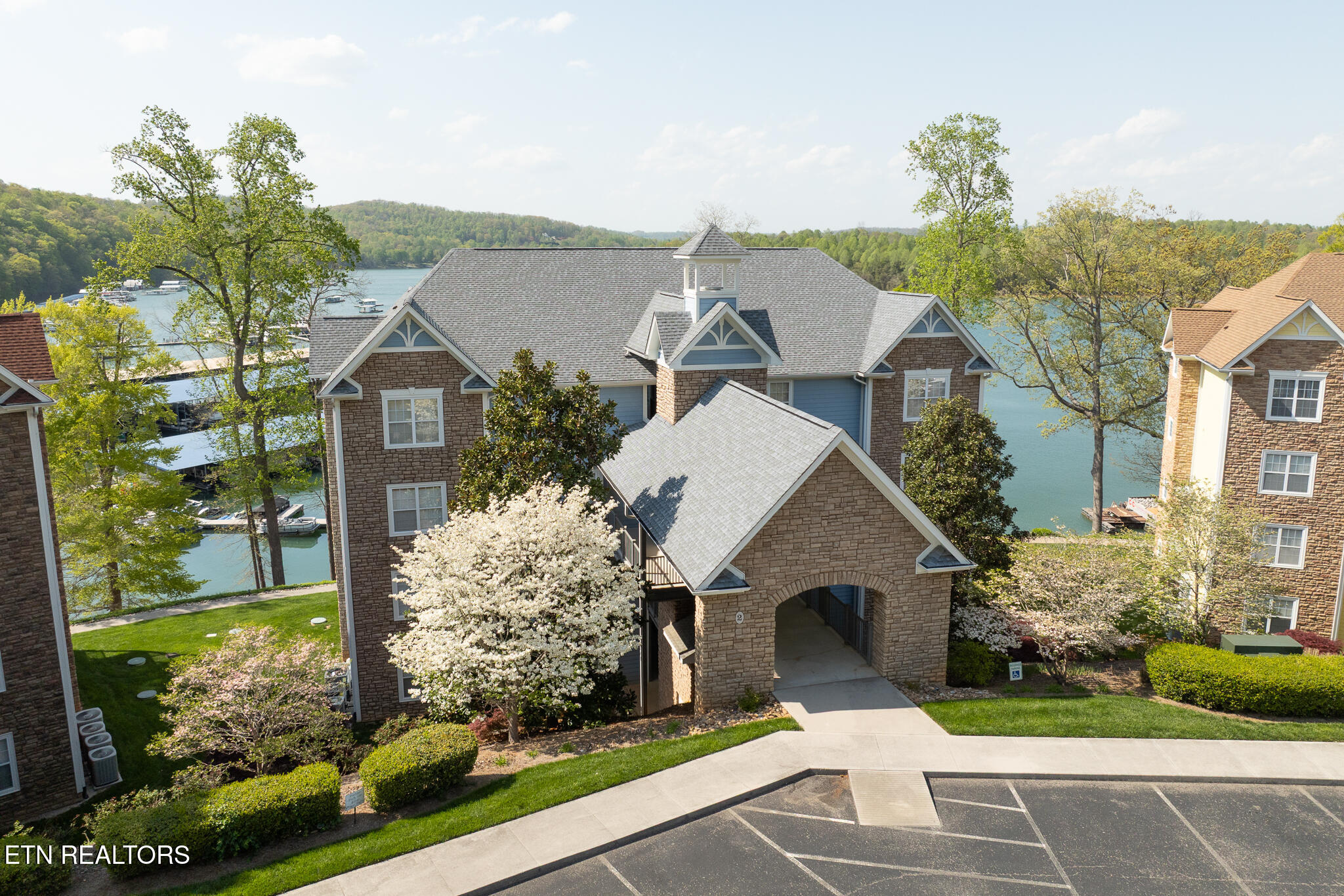Yacht Club Condominiums