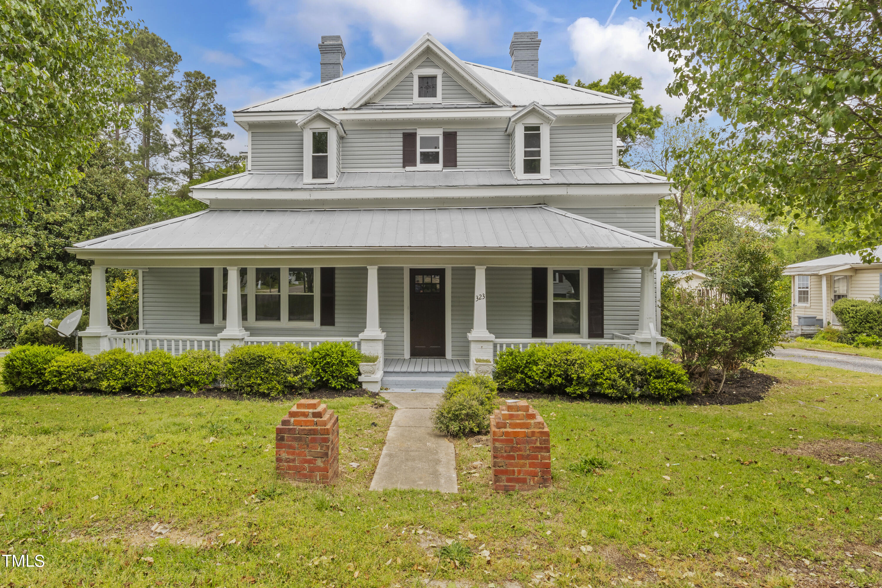 Listings for Christopher  Nieves
