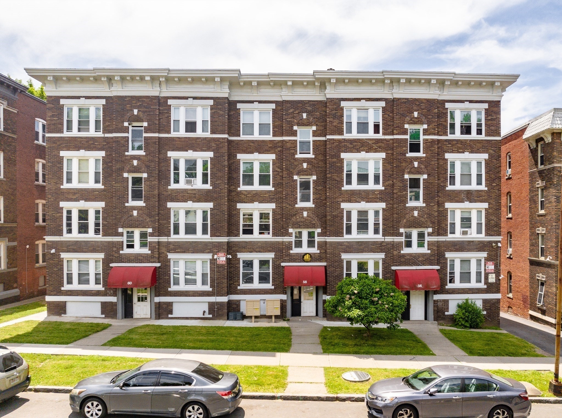 Multi-Family Hoems