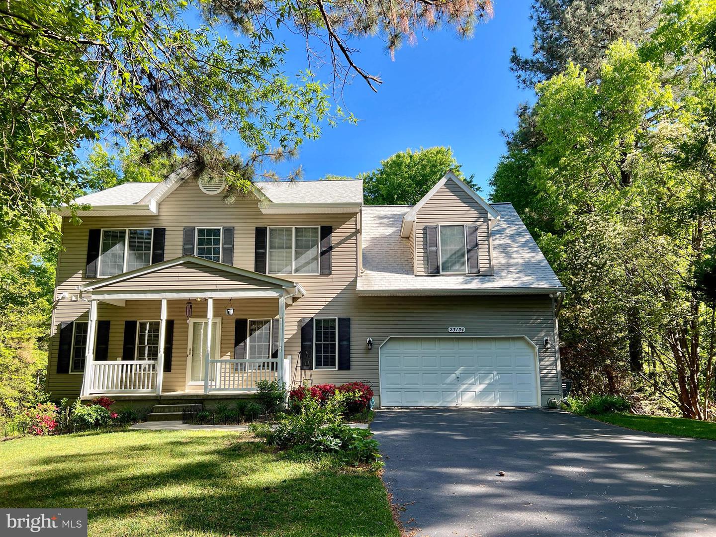 Listings for Ana Vazquez