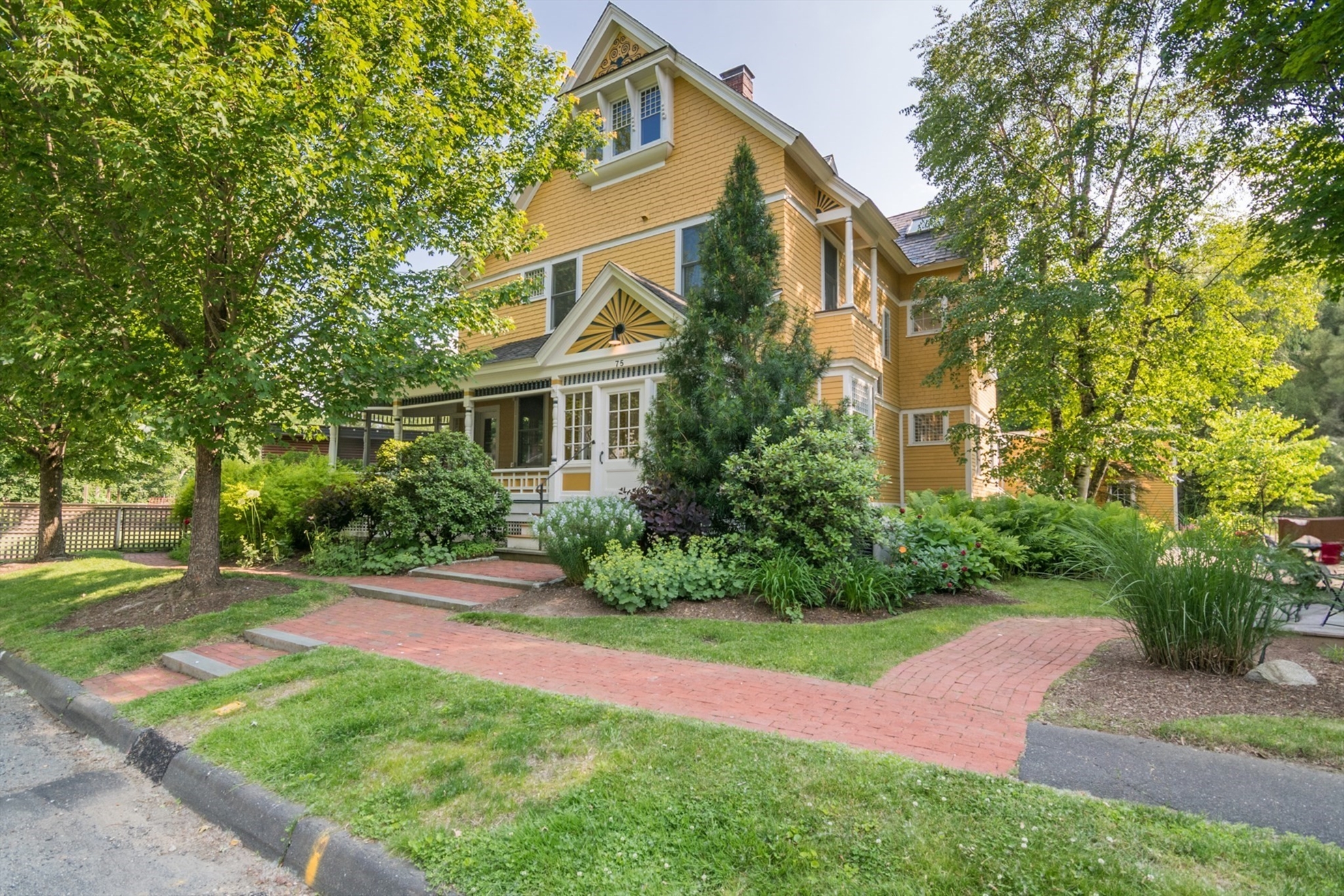 Homes with Land (1+ Acres)