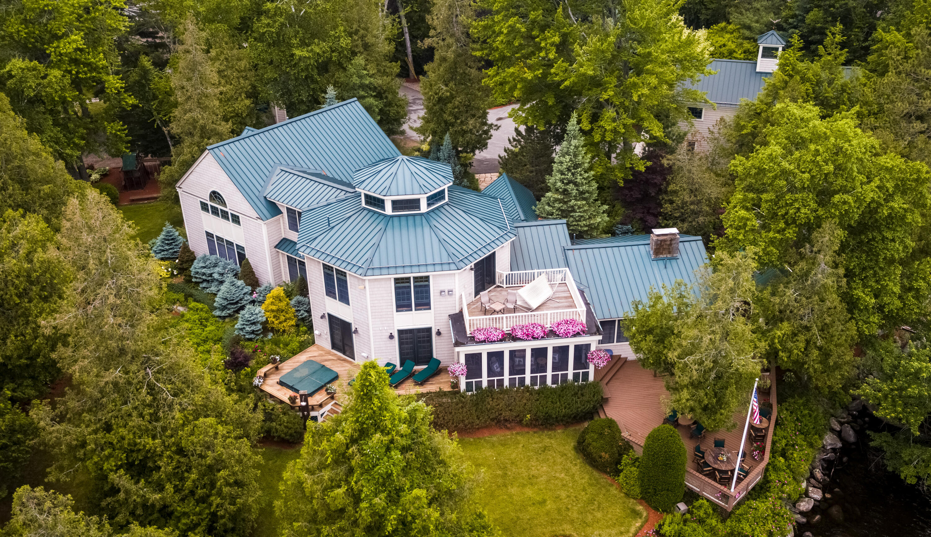 Waterfront Homes With 3+ BR