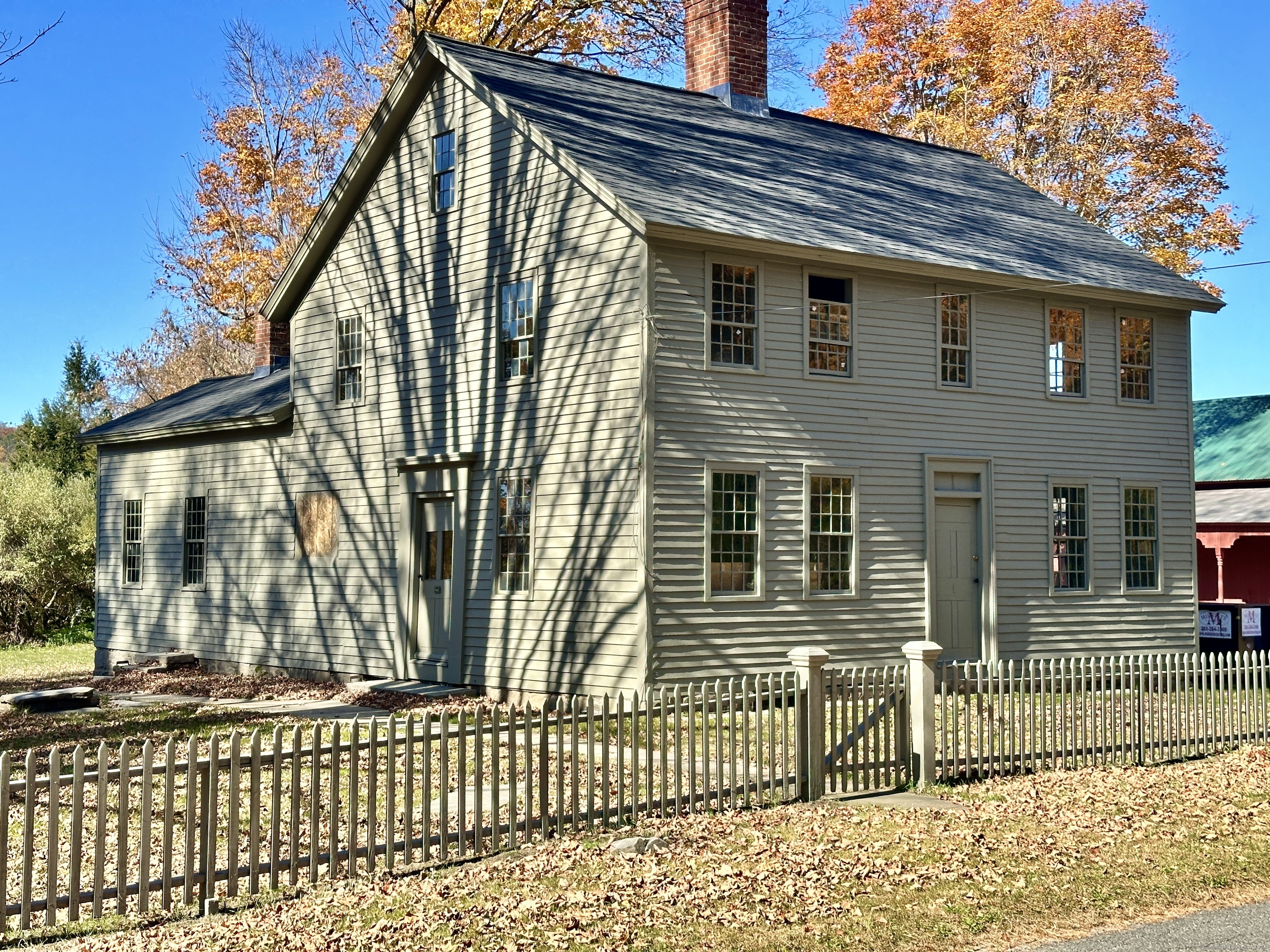Waterfront Homes for Sale in Connecticut Under $1M