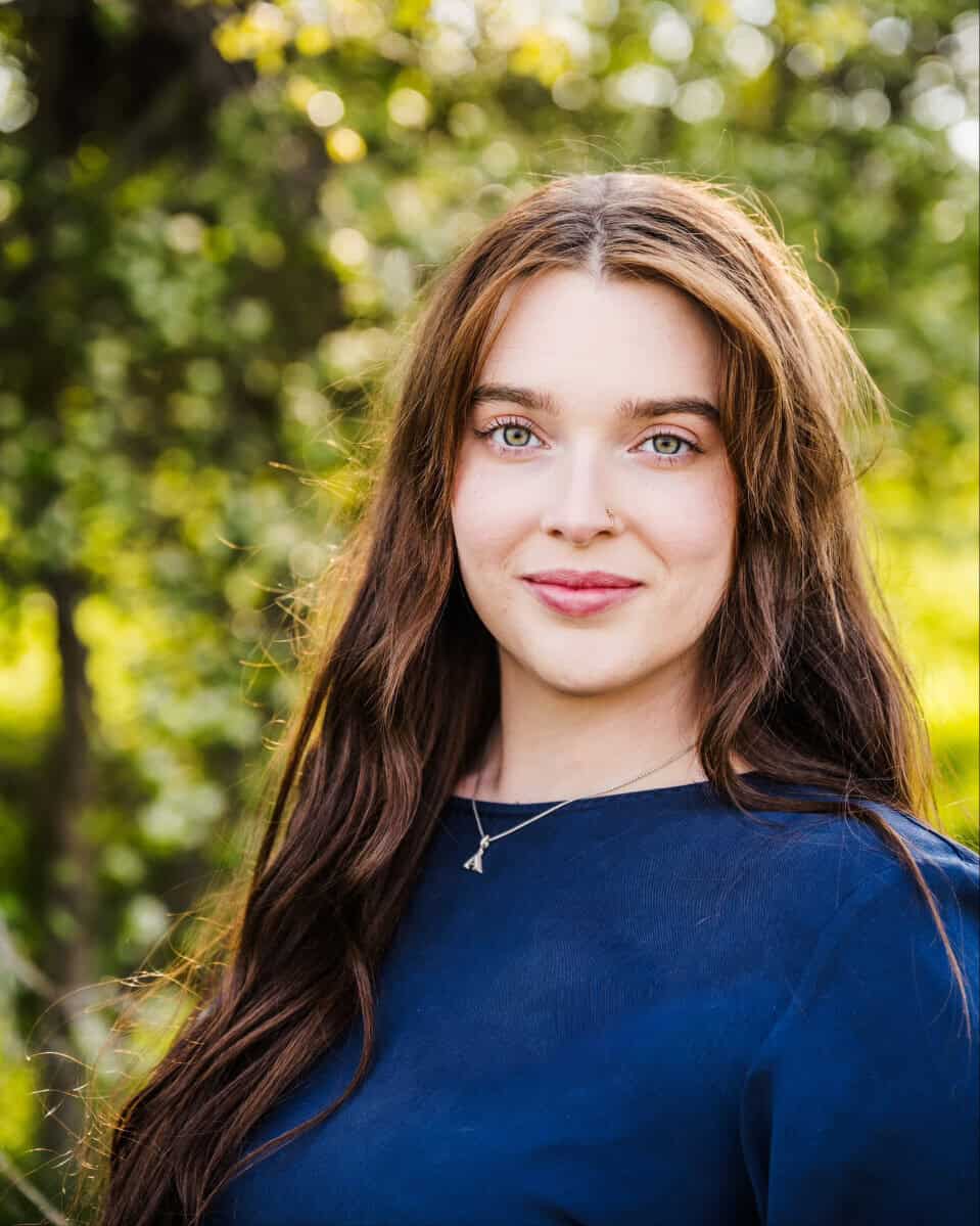 Ava White