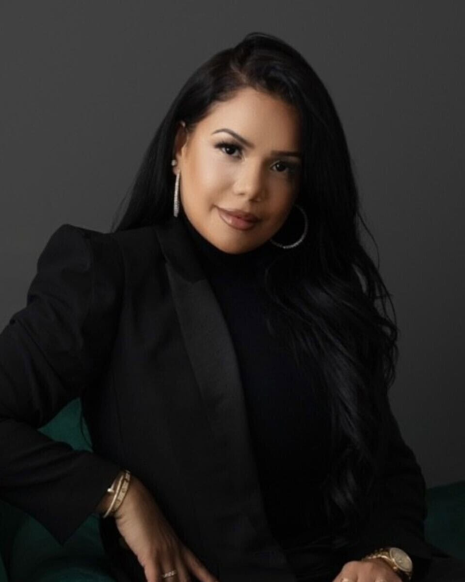 Dahiana M Guzman
