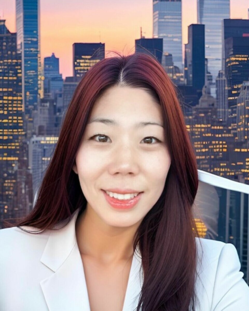 Eun Kyung "Elisa" Suh