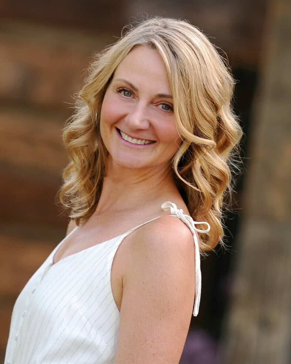 Sandy Revisky De Leon