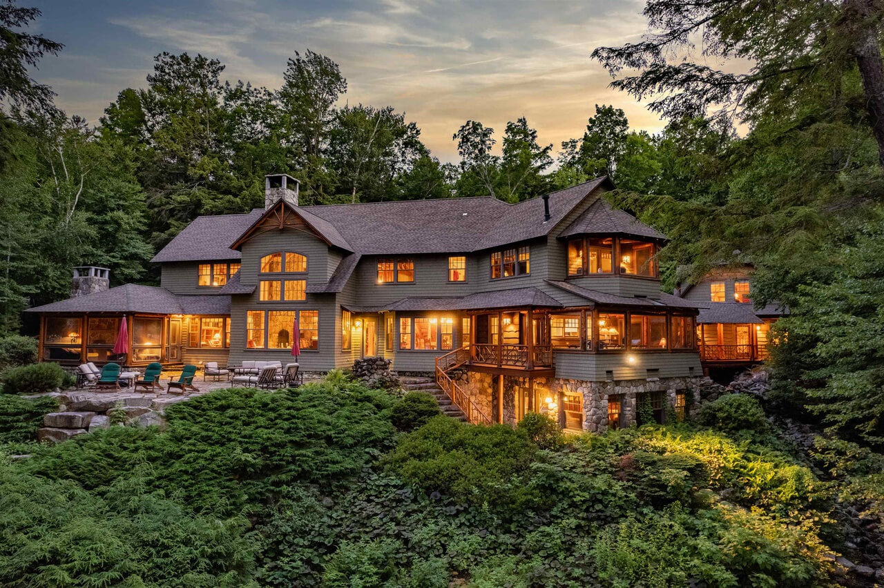 Luxury Real Estate on Lake Winnipesaukee, image size:1280x852